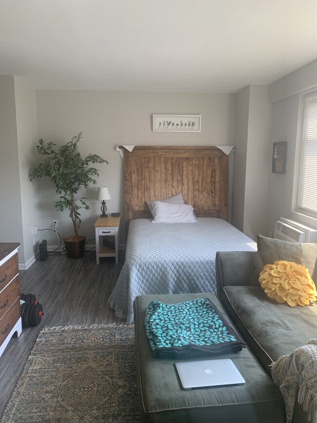 property at 11820 Edgewater Dr