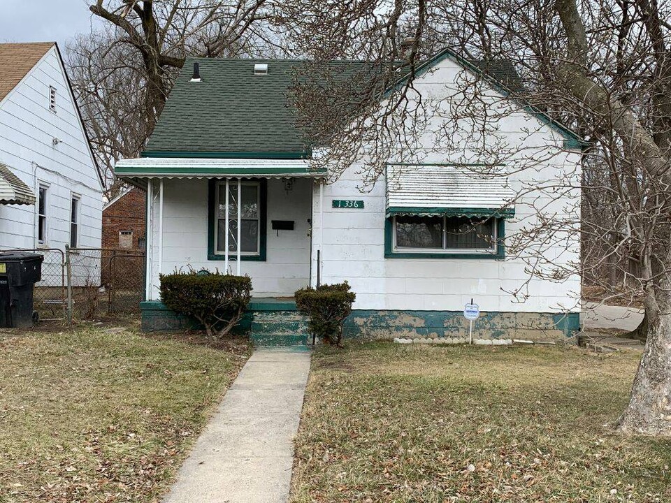 11336 Outer Dr W in Detroit, MI - Building Photo