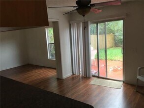 264 Sunshine Dr in Coconut Creek, FL - Building Photo - Building Photo