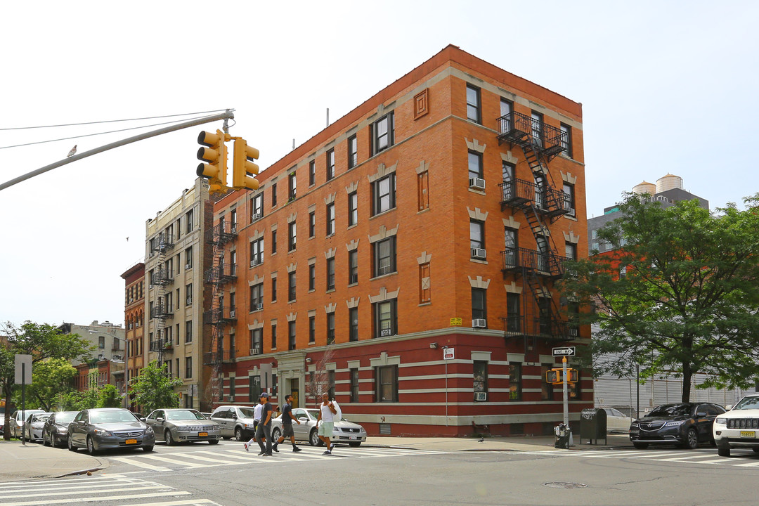 524 W 169th St in New York, NY - Building Photo