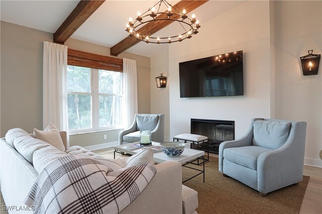 1310 Charleston Square Dr