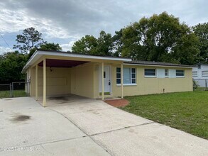 165 Parkwood Dr W in Orange Park, FL - Building Photo - Building Photo