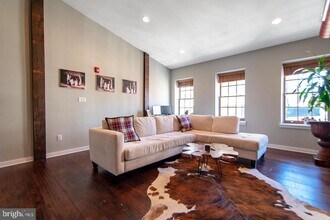 19 N 3rd St in Philadelphia, PA - Building Photo - Building Photo