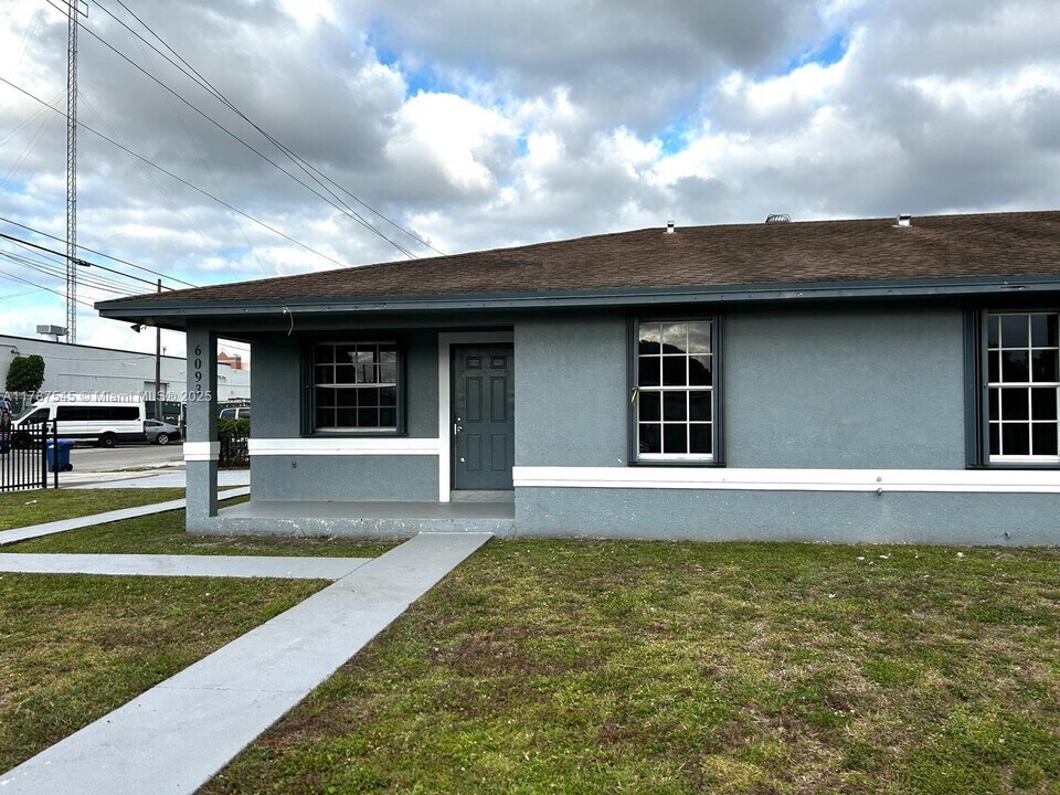 6093 NW 29th Ave-Unit -0 in Miami, FL - Building Photo