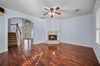 112 Double Eagle Dr in Austin, TX - Building Photo - Building Photo