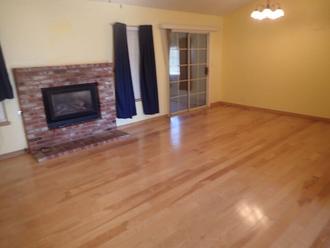 408 Christopher Ct in Ridgecrest, CA - Building Photo - Building Photo