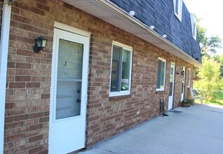 5711 E G Ave in Kalamazoo, MI - Building Photo - Building Photo