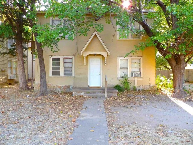 407 NW 6th St
