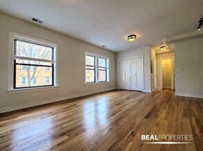 2203 W Eastwood Ave in Chicago, IL - Building Photo - Building Photo