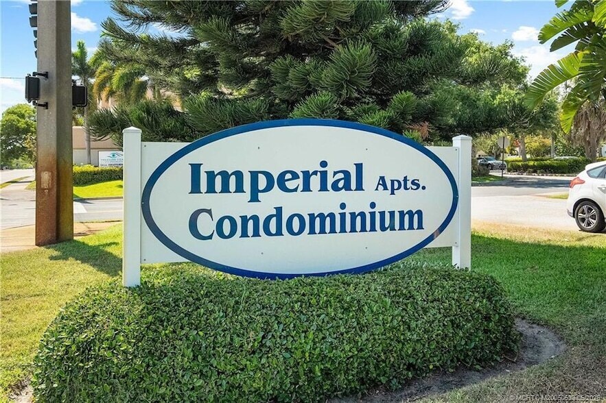 333 SE Martin Ave, Unit 1A in Stuart, FL - Building Photo