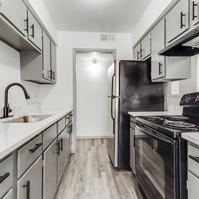 property at 912 Isbell Rd