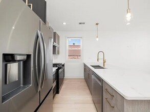 2700 W Jackson Blvd in Chicago, IL - Building Photo - Building Photo