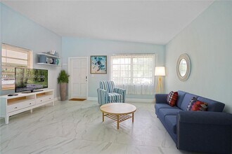 1370 NE 133rd St in North Miami, FL - Building Photo - Building Photo