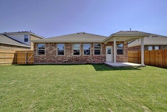 1409 Eagle Ray St in Leander, TX - Foto de edificio - Building Photo