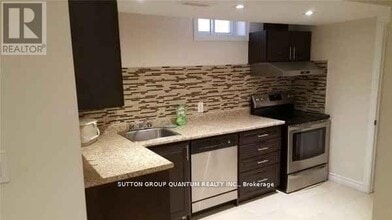 5193 Nestling Grove in Mississauga, ON - Building Photo - Building Photo