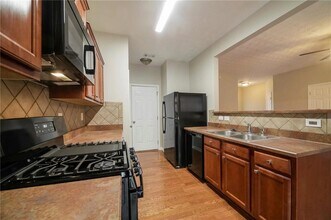 744 Mountain Laurel Dr in Canton, GA - Building Photo - Building Photo