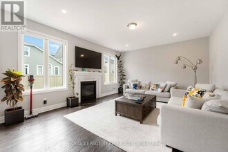 648 Pearl Dace Cres in Ottawa, ON - Building Photo - Building Photo