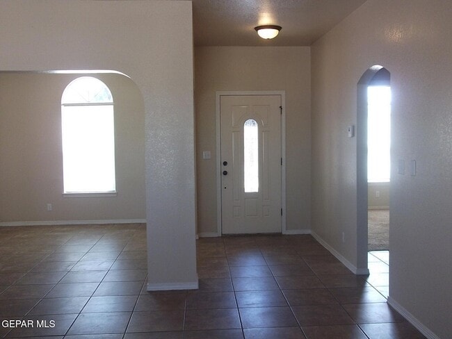 5823 Manchester Dr in Santa Teresa, NM - Building Photo - Building Photo