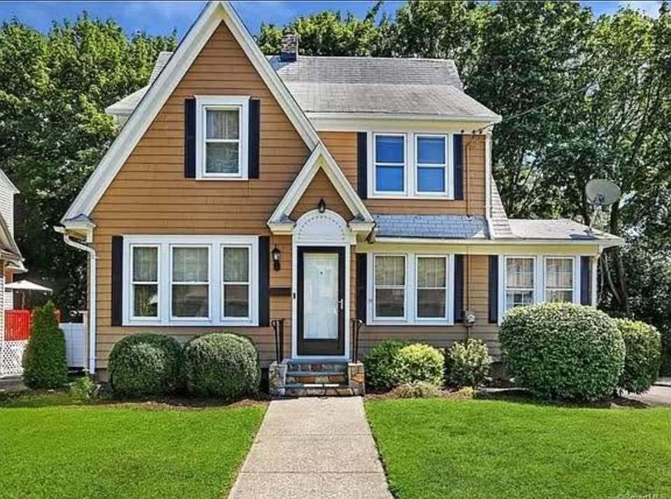 1275 Capitol Ave in Bridgeport, CT - Building Photo