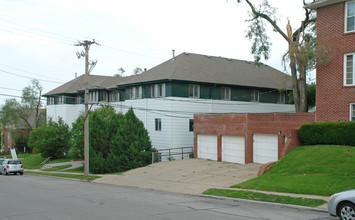 Jones Street Place Apartments in Omaha, NE - Building Photo - Building Photo