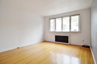 19 W 32ND St in Bayonne, NJ - Building Photo - Building Photo