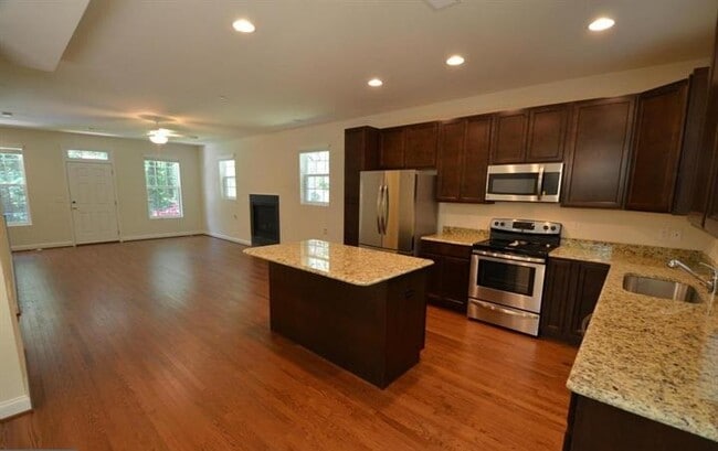 5917 Sneed Dr in Deale, MD - Building Photo - Building Photo