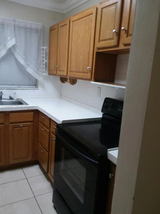 140 Royal Palm Rd in Hialeah Gardens, FL - Building Photo - Building Photo