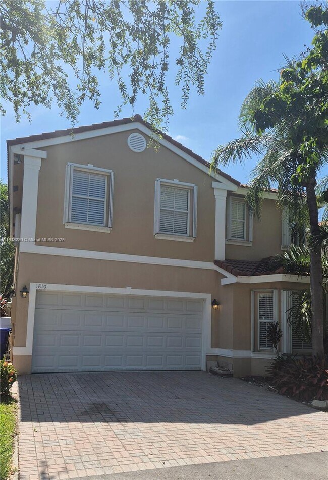1810 Sweetbay Way in Hollywood, FL - Building Photo - Building Photo