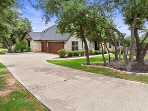 2716 Vista Heights Dr in Leander, TX - Foto de edificio - Building Photo