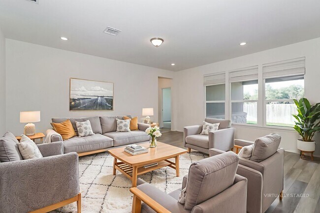 property at 1621 Stinnett Dr