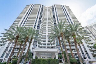 21205 NE 37th Ave in Aventura, FL - Building Photo