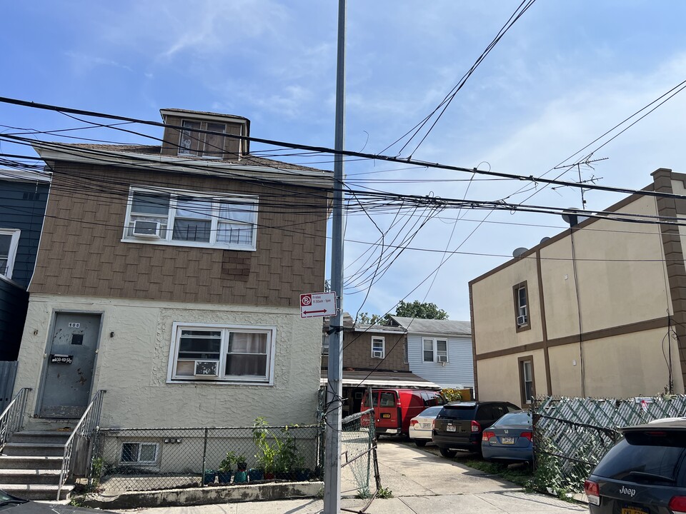 108-40 51st Ave in Corona, NY - Building Photo