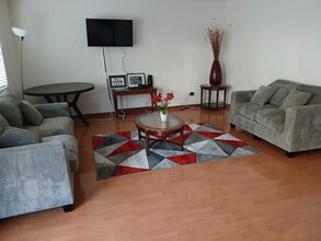 25925 Narbonne Ave, Unit Lomita horizon in Lomita, CA - Building Photo - Building Photo