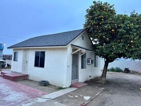 1220 Academy Ave in Sanger, CA - Building Photo