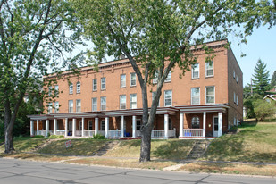 1813-1819 E 2nd St Apartamentos