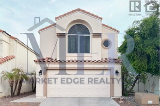 2333 E Gelding Dr in Phoenix, AZ - Building Photo - Building Photo