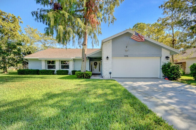 property at 1098 Primrose Ln