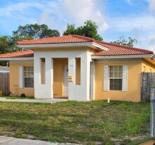 932 39th St in West Palm Beach, FL - Building Photo