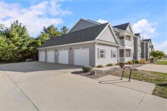 3048 E Stillwater Landing in Urbana, IL - Building Photo - Building Photo