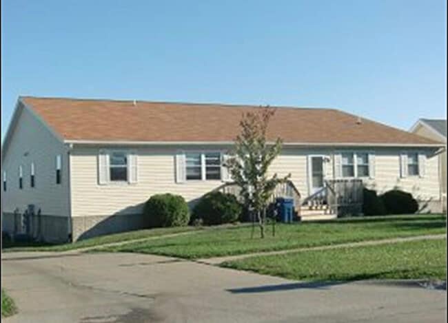 3015 Harmony Ln, Unit Apt 104