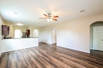 1955 Garnet Breeze Dr in Rosharon, TX - Building Photo - Building Photo