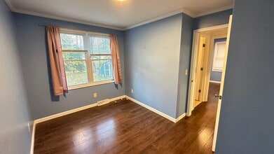 324 Fuller Rd in Albany, NY - Foto de edificio - Building Photo