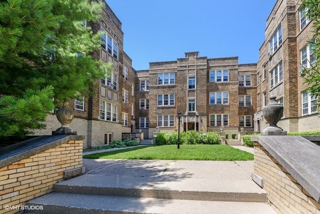 2210-22 Maple Ave. in Evanston, IL - Building Photo - Building Photo