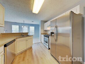 7116 Hillcrest Chase Dr SW in Austell, GA - Foto de edificio - Building Photo