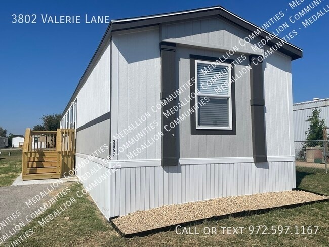 3802 Valerie Ln