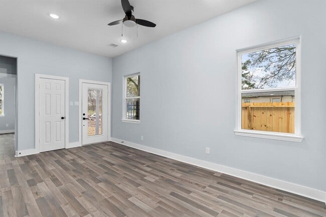 1010 Junell St in Houston, TX - Building Photo - Building Photo