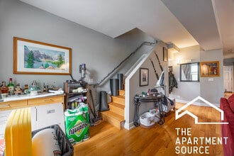 3023 N Oakley Ave, Unit 2 in Chicago, IL - Building Photo - Building Photo