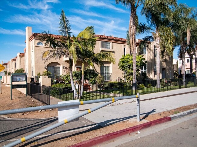 805 N Cleveland St in Oceanside, CA - Building Photo - Building Photo