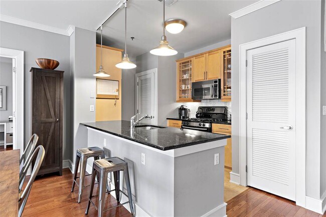 904 Jefferson St-Unit -6J in Hoboken, NJ - Building Photo - Building Photo