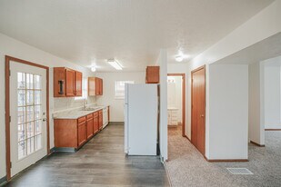 Lakeview Place in Cleveland, OH - Building Photo